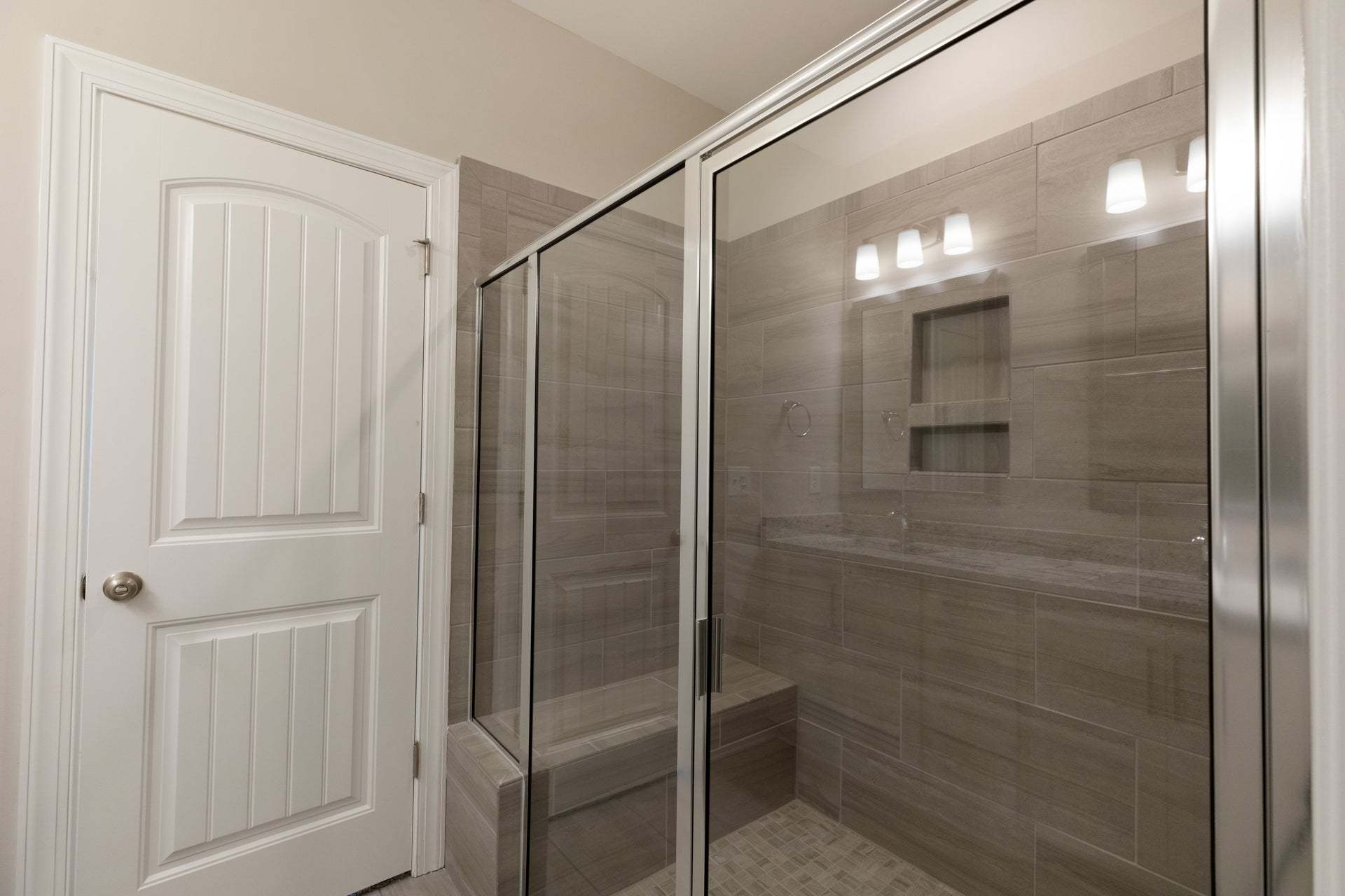 Tile Shower with Bench Option