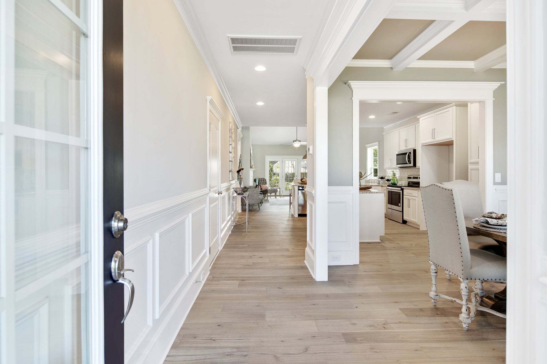 Foyer with Trim Option