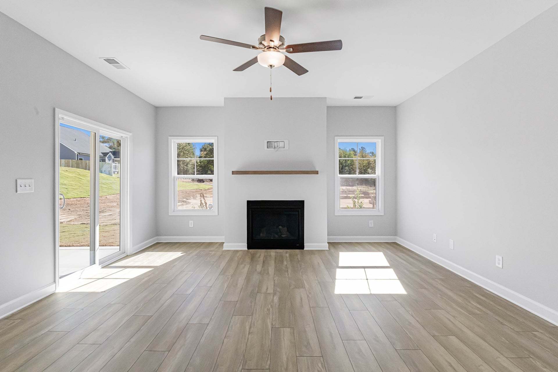 Fireplace with Floating Mantle Option