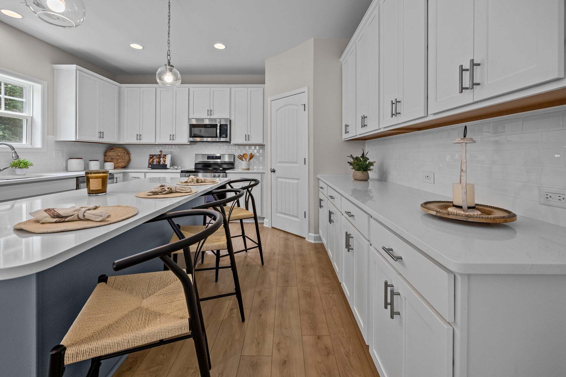 Kitchen With Accent Island