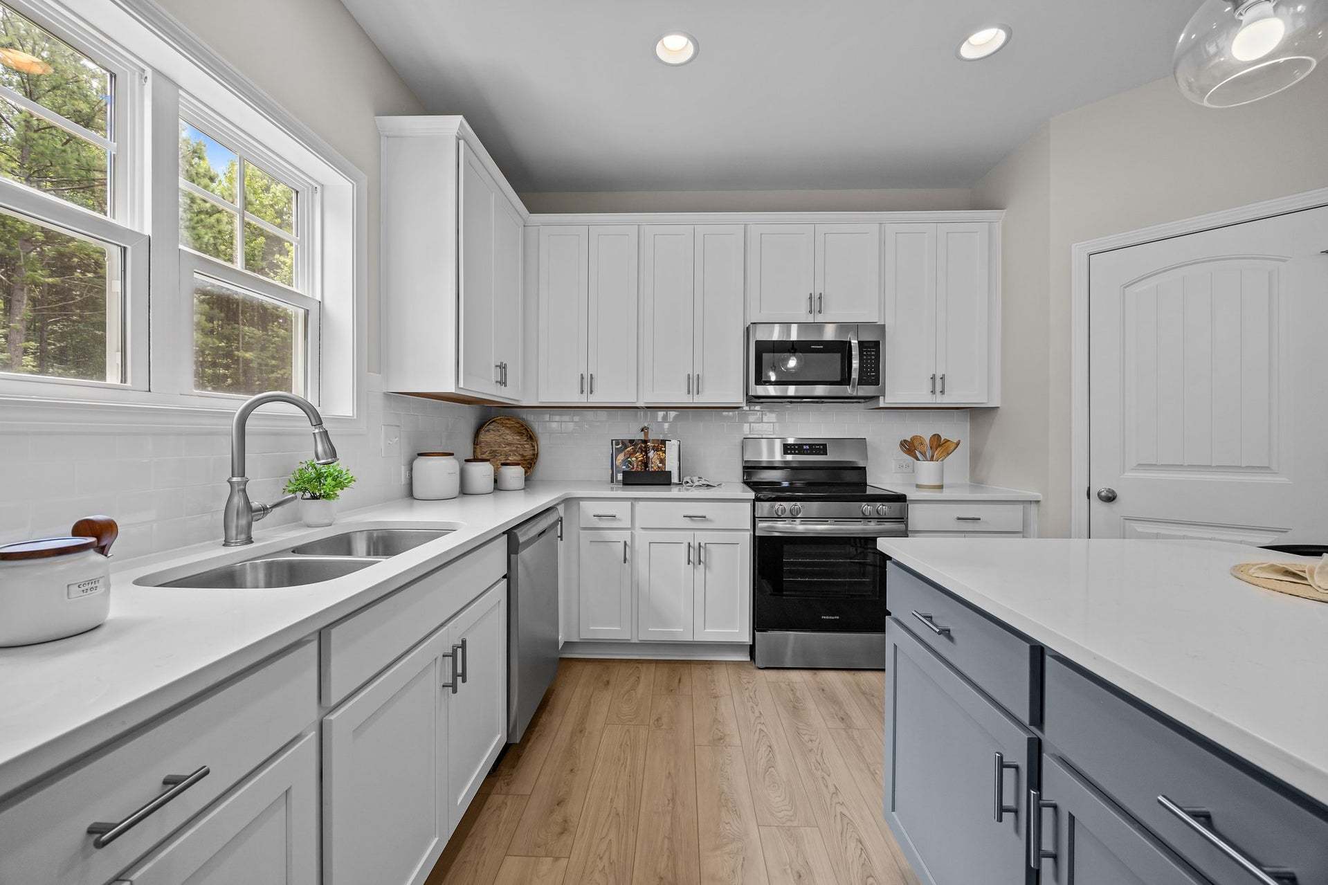 Kitchen With Accent Island