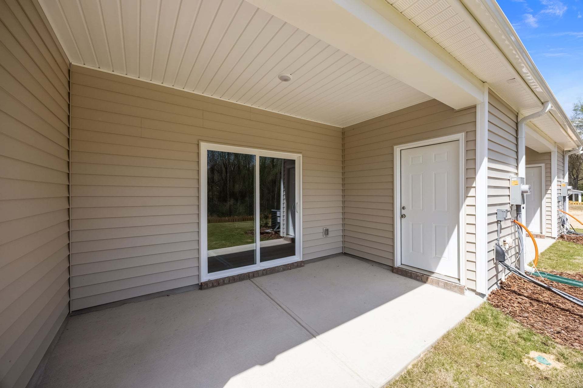 Middle Unit-Patio