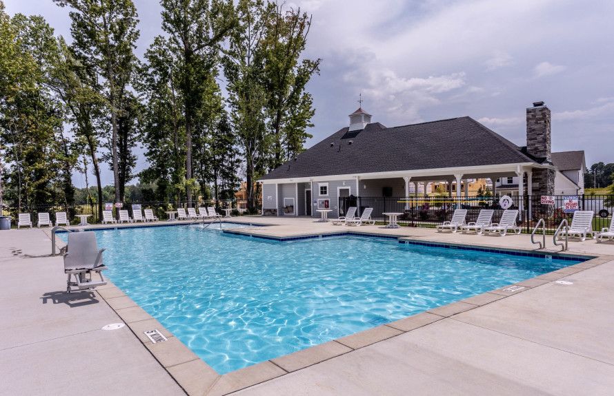 Pool & Cabana Now Open!