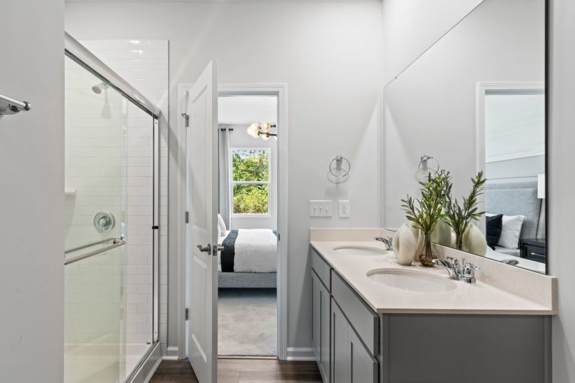 Owner's Bathroom.