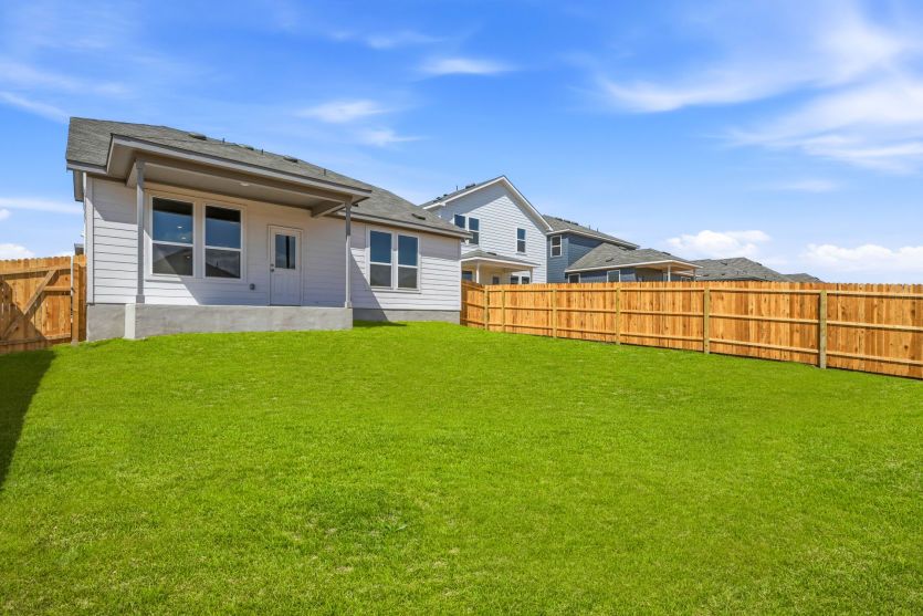 Dinero Backyard