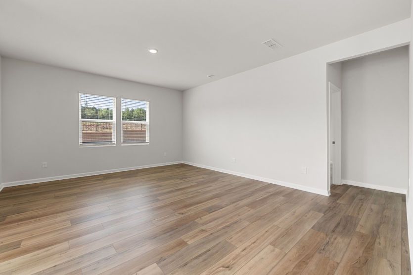 Ibis #95 - Oversized Gathering Room for any Occasion - Decorate with your Style Today