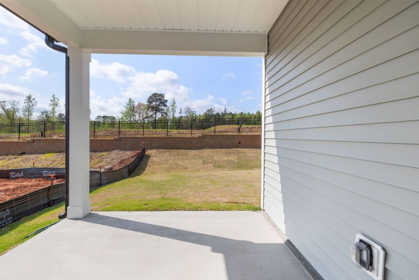 Ibis #95 - Ideal Front Porch for Relaxing