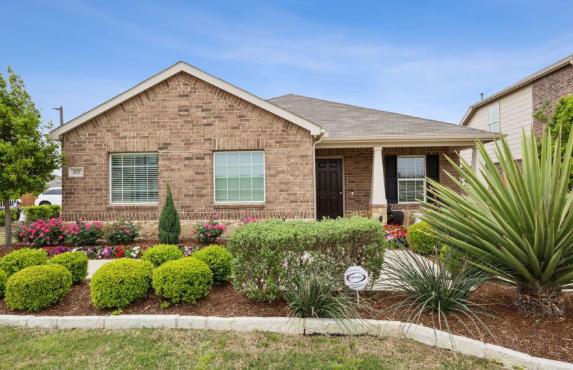 Hewitt - Elizabeth Creek: Haslet, Texas - Centex Homes
