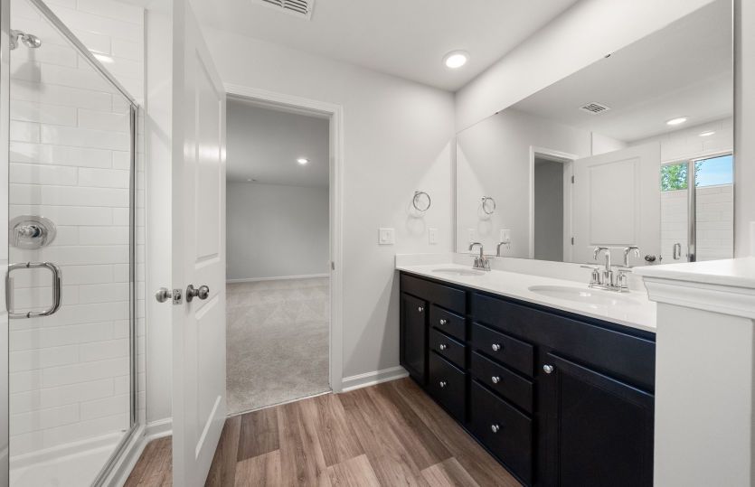 Rosella #101 - Luxury Owner's Bath