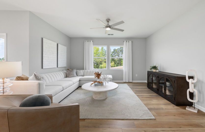 Great Living Area Perfect for Entertaining