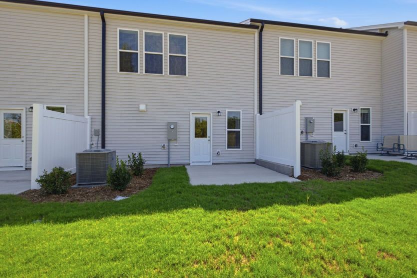 Hemingway #200 Outdoor Living Space is perfect for a Barbeque & Drinks