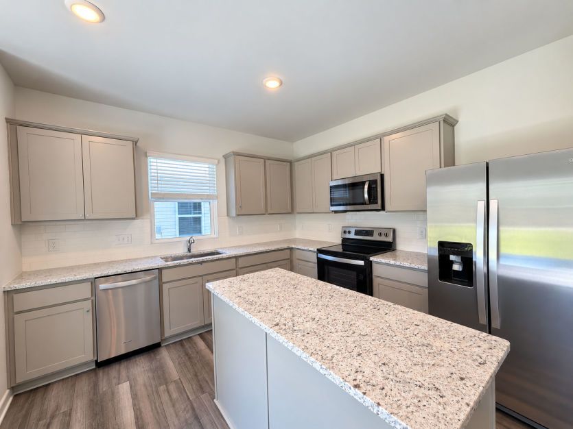 Spacious kitchen, perfect for hosting and entertaining.