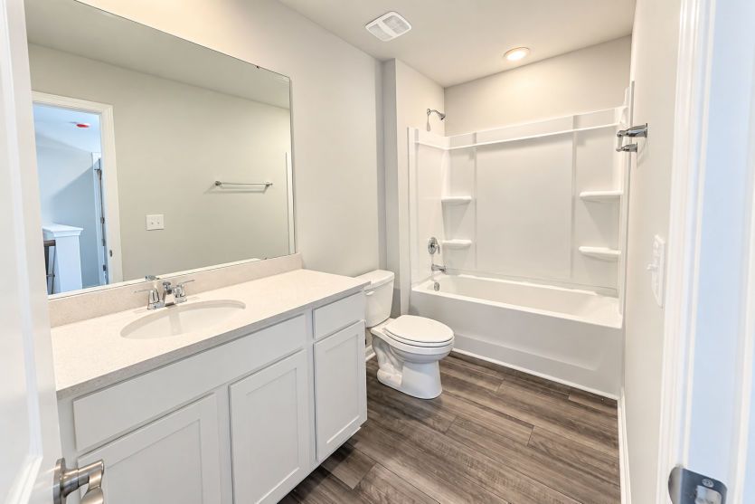 secondary full bath
Full secondary bath offers added convenience for family and overnight guests.