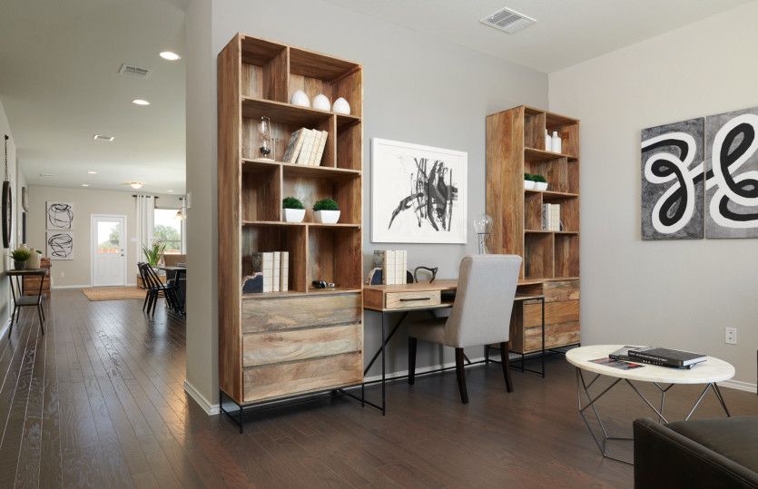 Flexible living space or optional study