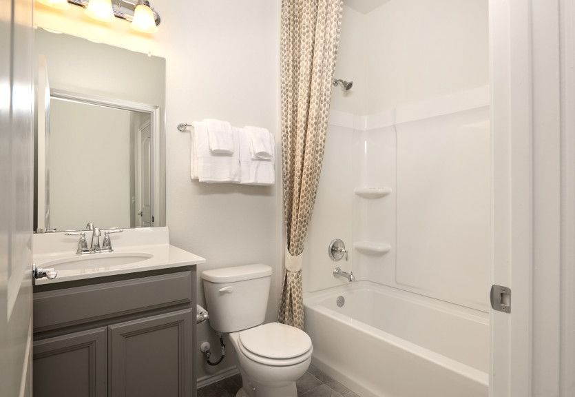 Spacious secondary bathroom