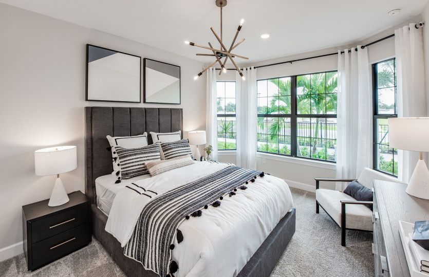 Secondary bedroom with bay window