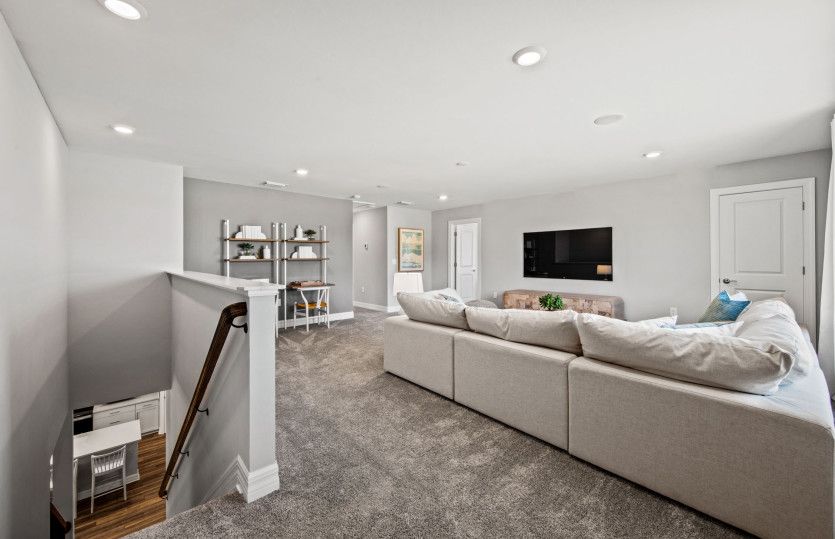 Open loft space, great for a game room