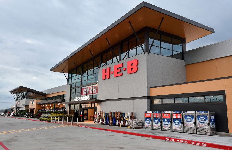 HEB 3 miles away!