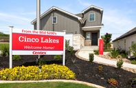 Cinco Lakes por Centex Homes en San Antonio Texas
