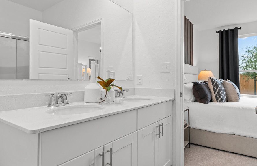 Hewitt Owner's Bathroom