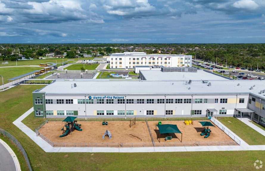 Across from Amancer Elementary