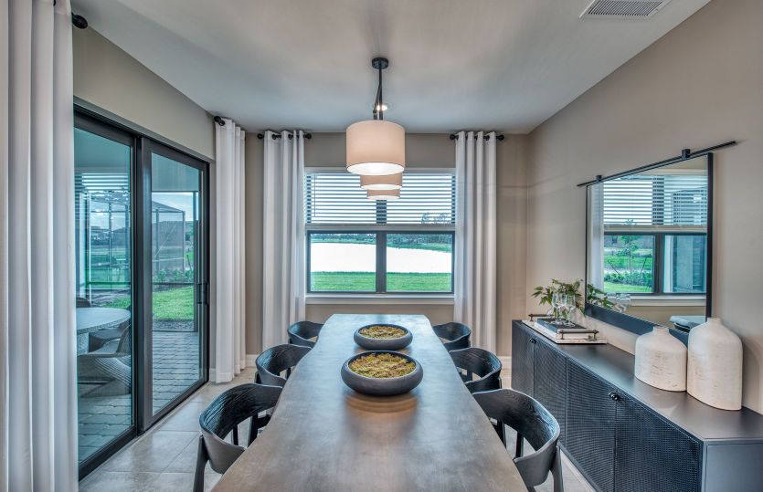 Café area off the kitchen
