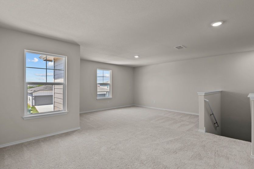 Versatile Upstairs Loft