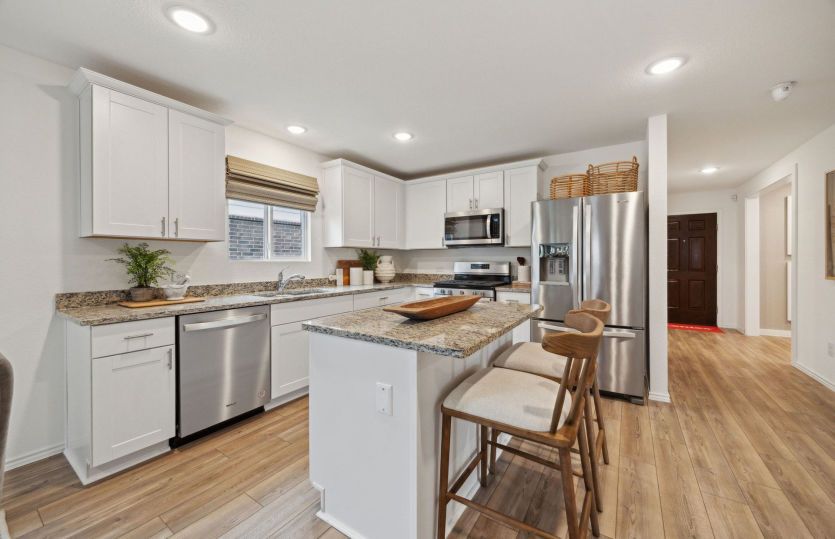 Eat-in island kitchen