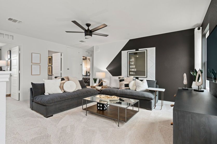 Versatile Upstairs Loft