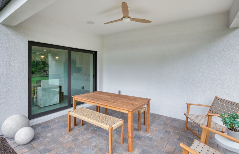 Optional lanai, perfect for your new home in LaBelle, FL