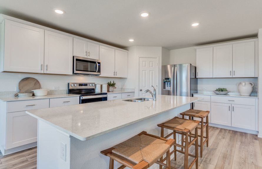 Eat-in kitchen island