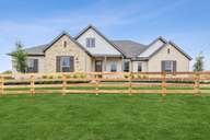 Lakeway Estates por Centre Living Homes en Dallas Texas