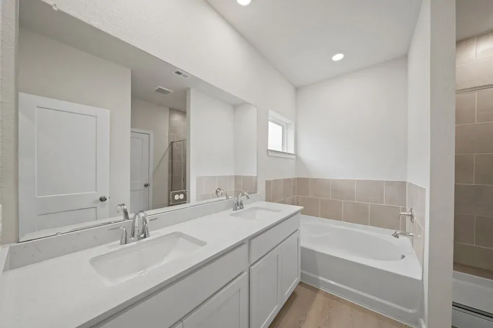 103 Water Grass Trl. Clute, TX 77531