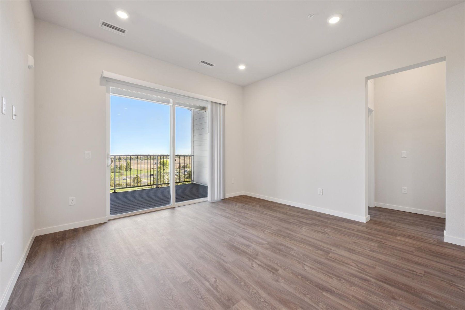 485 Interlocken Blvd., #404 (Residence 2B)