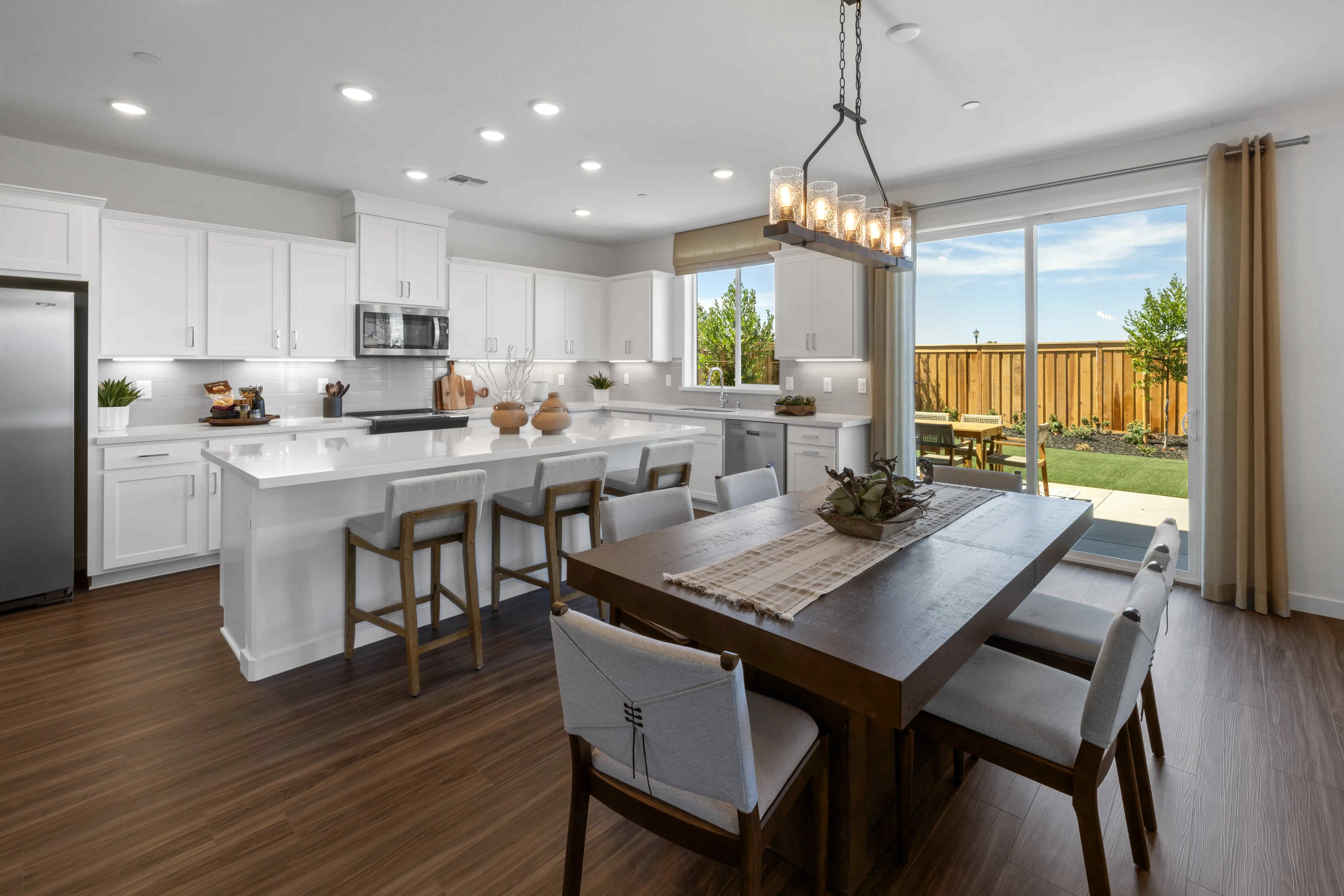 casa en Lotus at Lakeshore por Century Communities