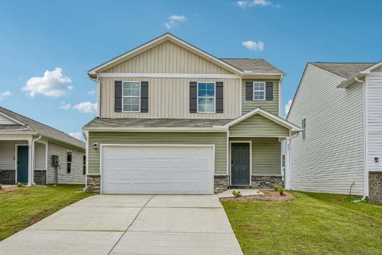 56 Griffin Dr (AUBURN)
