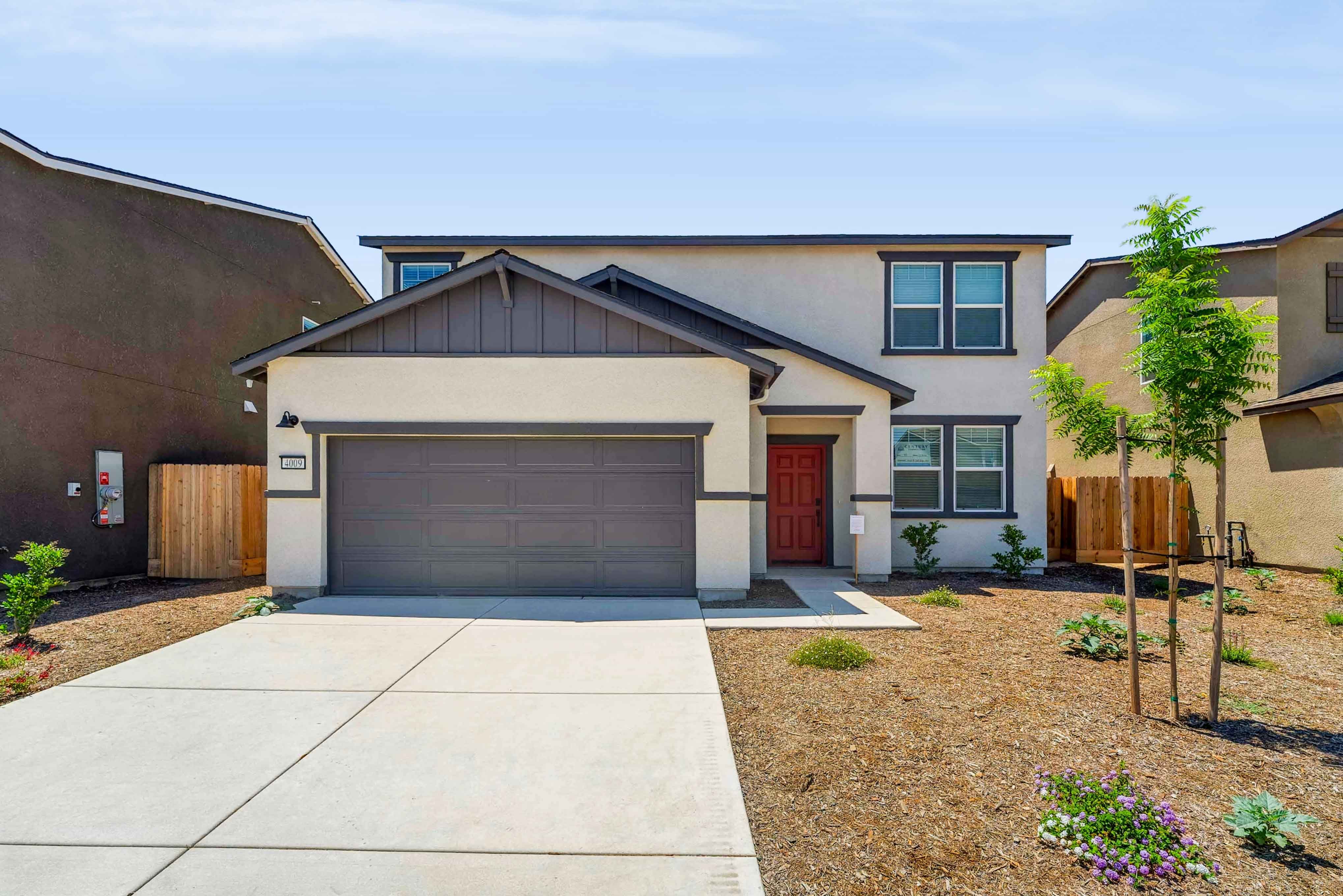 4009 E. Oakridge Avenue