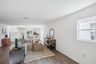casa en Belle Arbor por Century Complete