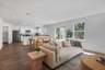 casa en Three Hollow por Century Complete