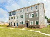 Hill Street at Vermillion por Century Communities en Charlotte North Carolina