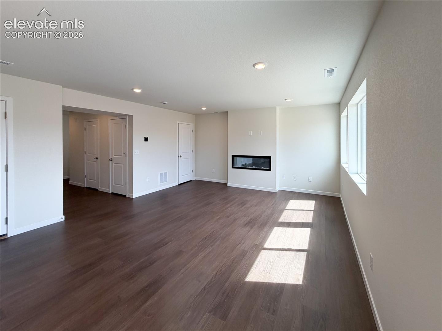 The Cleveland - Falcon Meadows at Bent Grass: Peyton, Colorado - Challenger Homes
