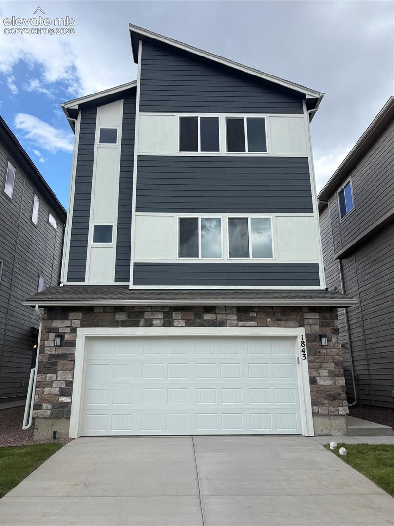 The Columbia - Overlook at Spring Creek: Colorado Springs, Colorado - Challenger Homes