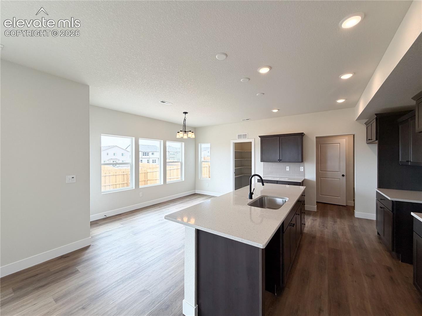 8222 Lemon Grass Road