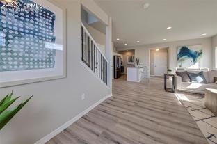 The Everest - The Townes at Cumbre Vista: Colorado Springs, Colorado - Challenger Homes