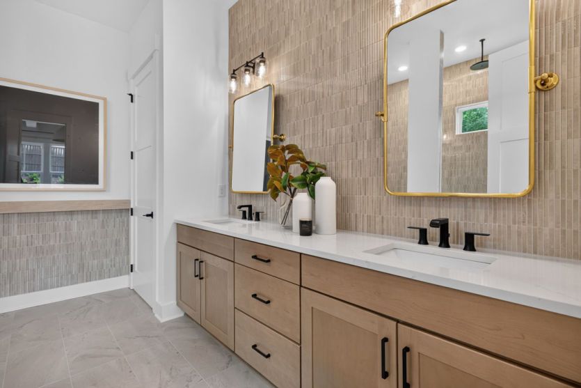 Owner's bath