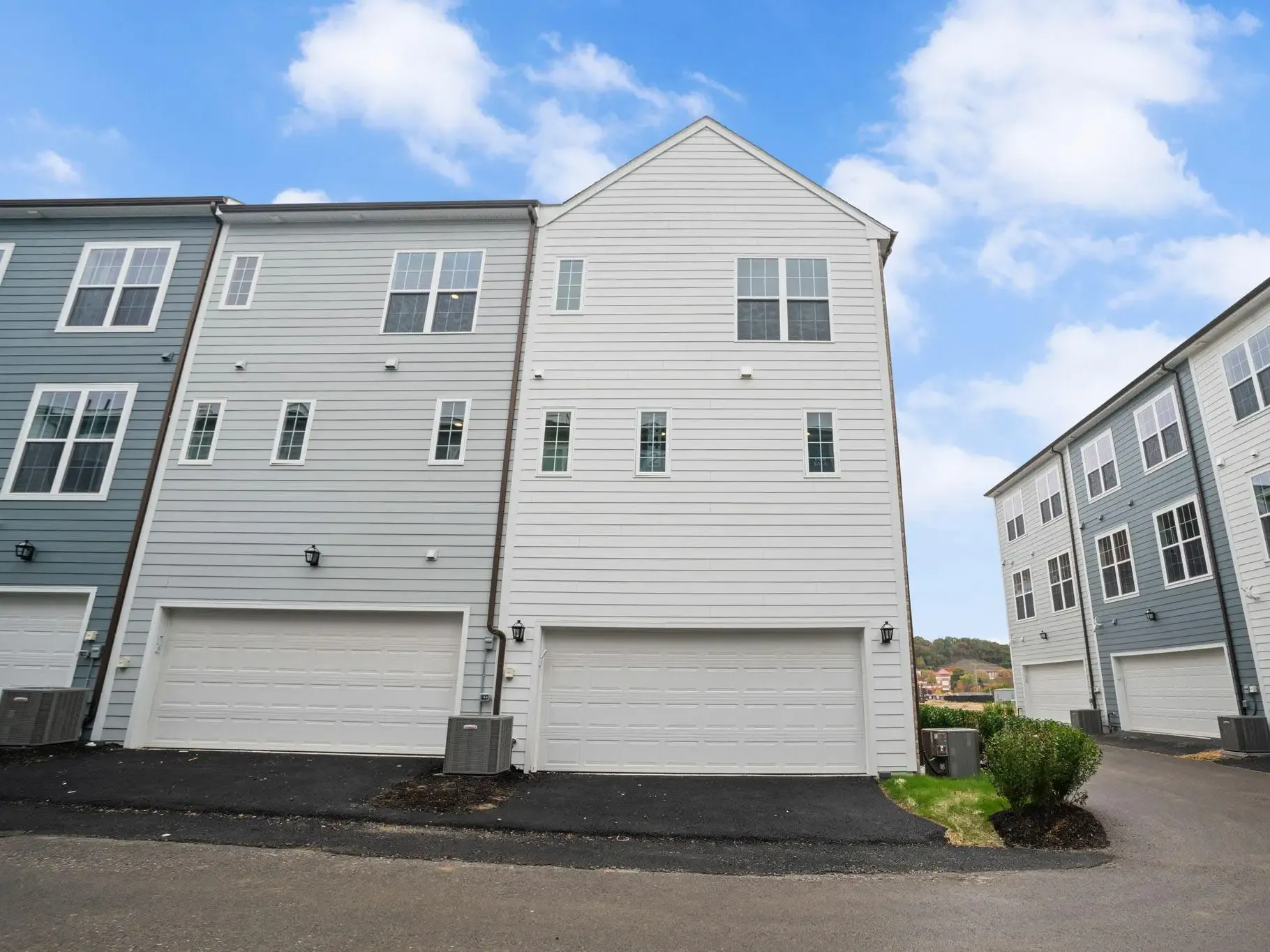 209 Oliver Way (T2230)