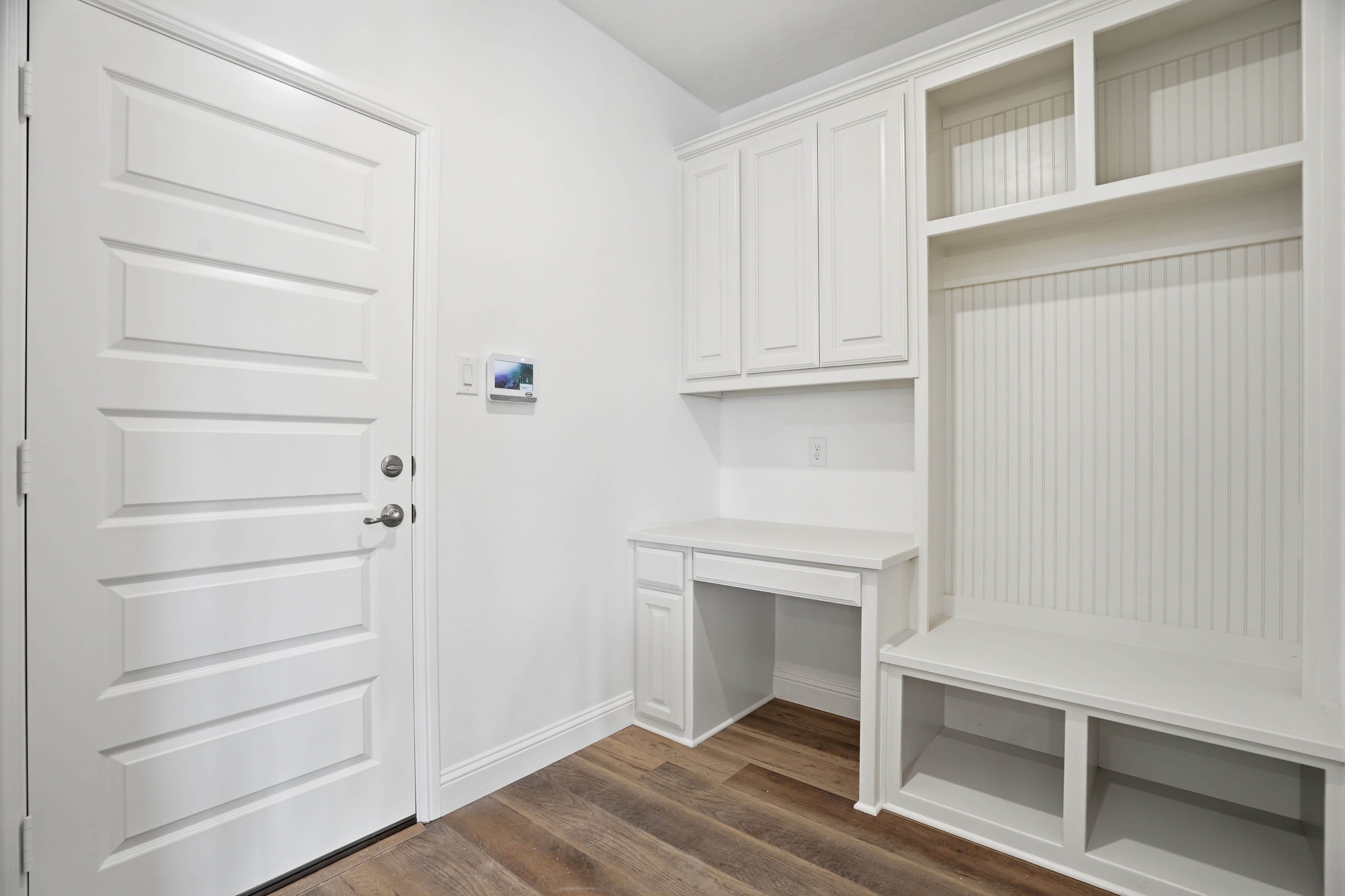 MudBench/Desk near Garage & Laundry