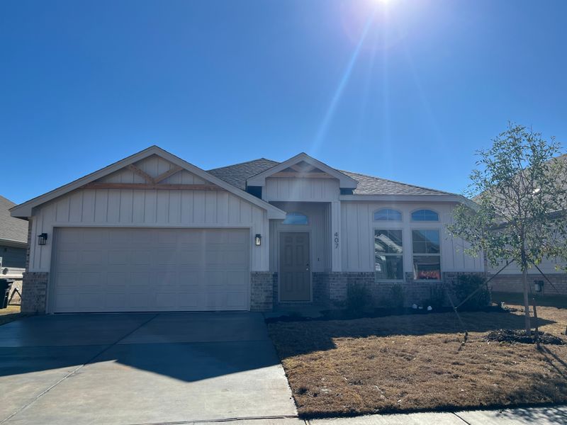 407 Rose Avenue. Cleburne, TX 76033