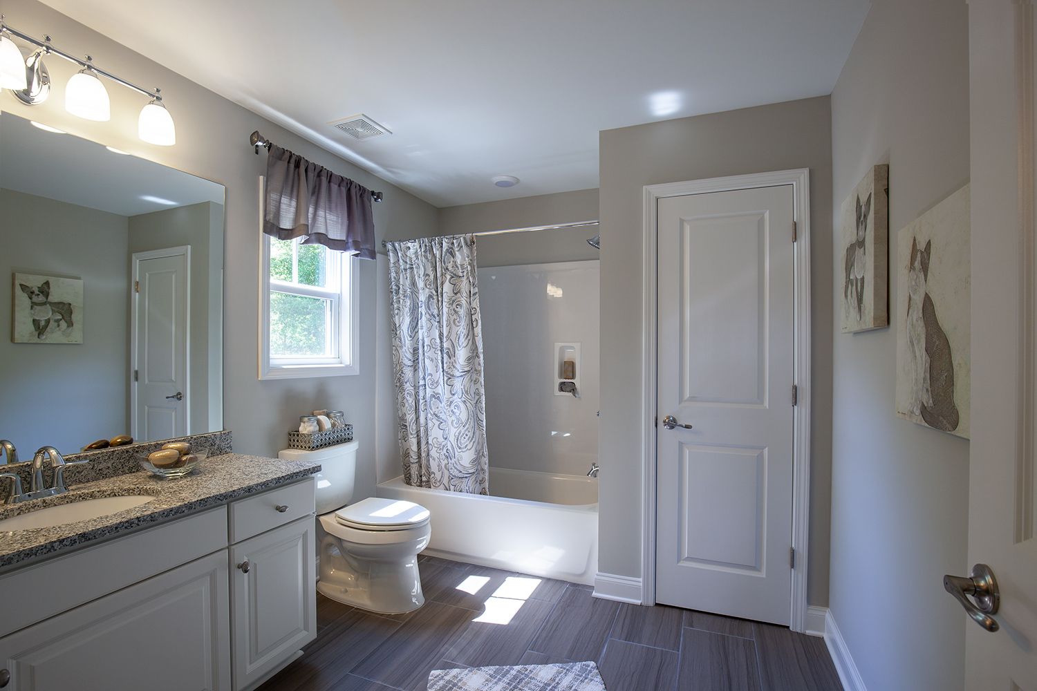 Guestr Bath - Upstairs