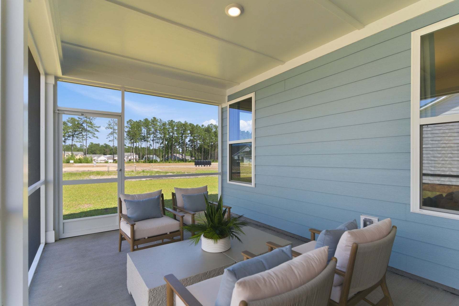 The Shorebreak - Rear Covered Porch